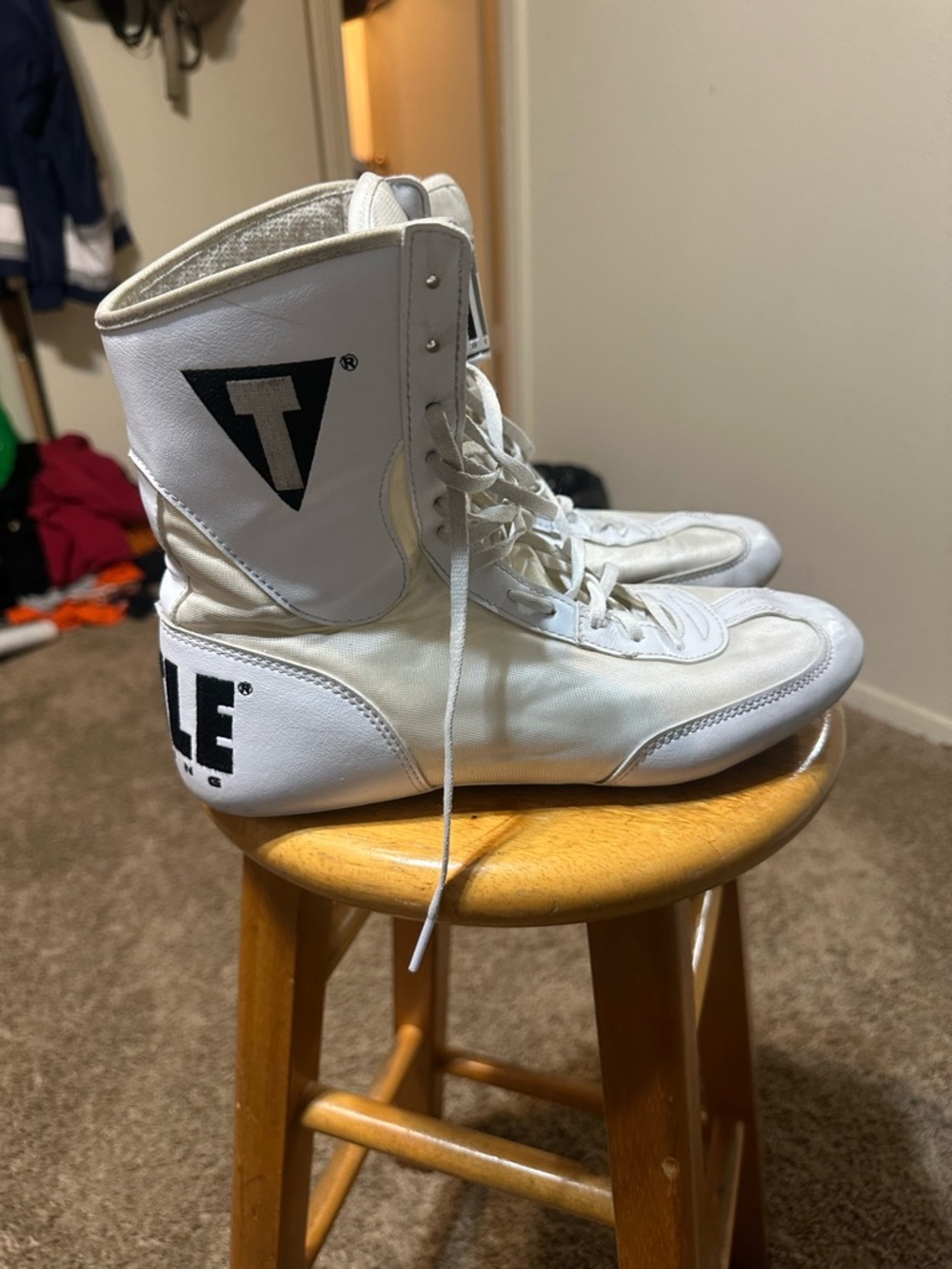 Title boxing “triple white” sneakers 00s size 8